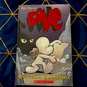 Used book : bone :by Jeff smith : Graphix